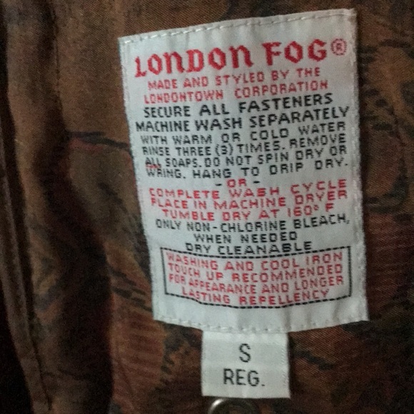 London Fog lined fingertip length jacket size small. Lining zips out Like new! - Picture 5 of 10